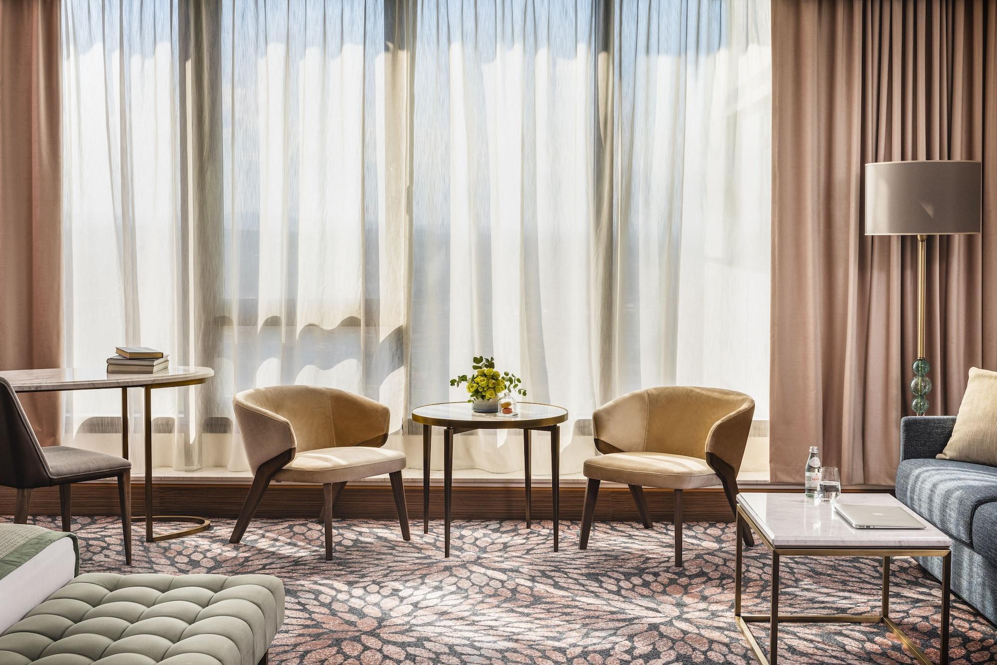 Hotel Grand Millennium 5*